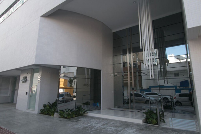 Imagem Imóvel com 4 Quartos à Venda, 137 m² em Centro - Balneário Camboriú Imagem Imóvel com 4 Quartos à Venda, 137 m² em Centro - Balneário Camboriú