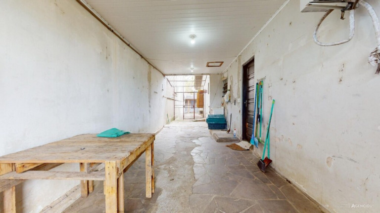 Imagem Imóvel com 4 Quartos à Venda, em Guarujá - Porto Alegre Imagem Imóvel com 4 Quartos à Venda, em Guarujá - Porto Alegre