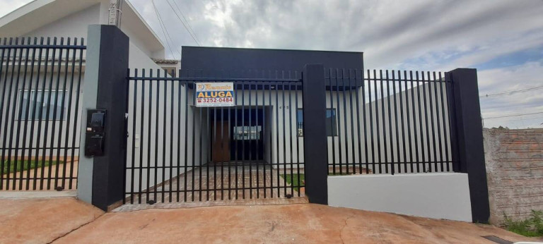 Casa com 2 Quartos à Venda,  em Arapongas