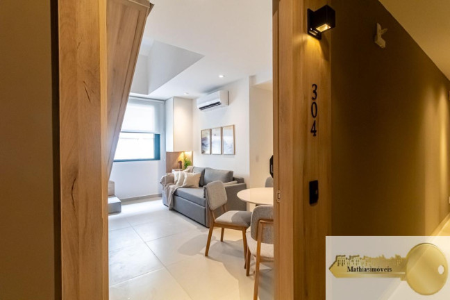 Imagem Apartamento com 2 Quartos à Venda, 68 m² em Copacabana - Rio De Janeiro