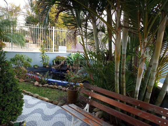 Casa com 5 Quartos à Venda, 338 m² em Ahú - Curitiba