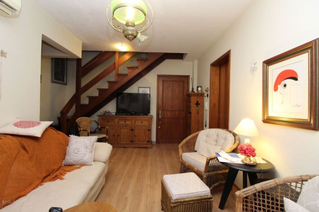 Imagem Apartamento com 3 Quartos à Venda, 174 m² em Petrópolis - Porto Alegre Imagem Apartamento com 3 Quartos à Venda, 174 m² em Petrópolis - Porto Alegre