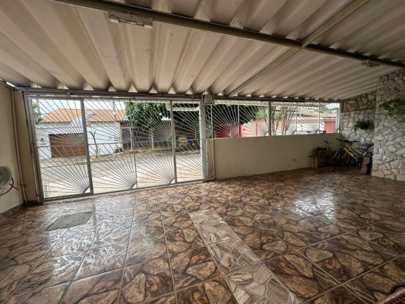 Casa com 3 Quartos à Venda, 213 m² em Vila Itatiaia - Goiânia