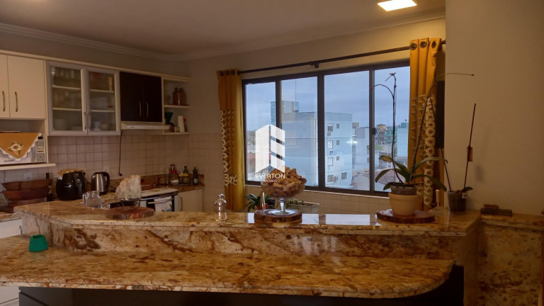Imagem Apartamento com 3 Quartos à Venda, 160 m² em Duque De Caxias - Santa Maria