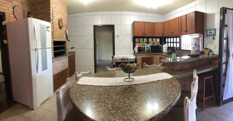 Imagem Imóvel com 4 Quartos à Venda, 223 m² em Centro - Garopaba Imagem Imóvel com 4 Quartos à Venda, 223 m² em Centro - Garopaba