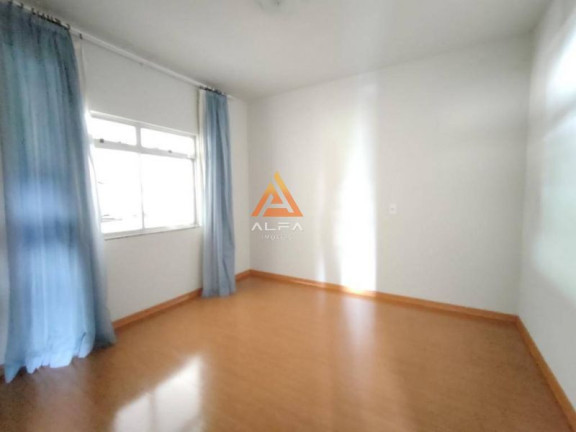 Imagem Casa com 4 Quartos à Venda, 300 m²