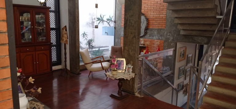 Casa com 4 Quartos à Venda, 220 m² em Centro - Jacareí