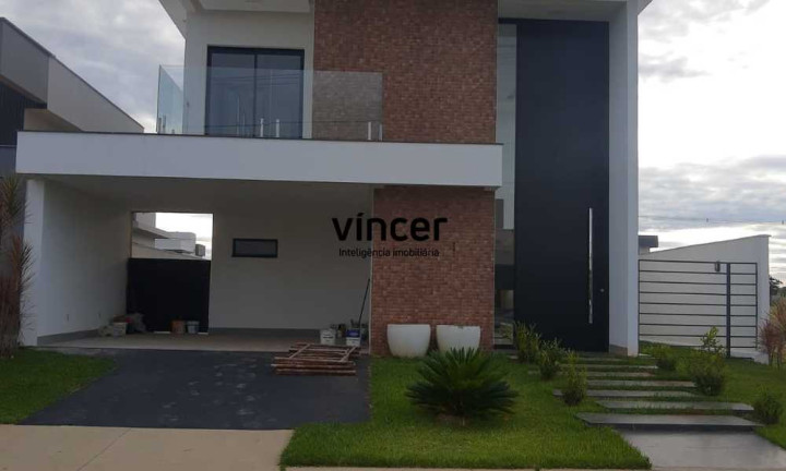 Casa com 3 Quartos à Venda, 222 m² em Senador Canedo