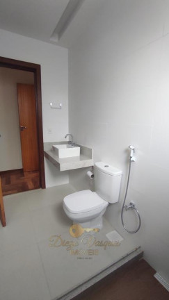 Imagem Casa com 3 Quartos à Venda, 300 m² em Vargem Grande - Teresópolis