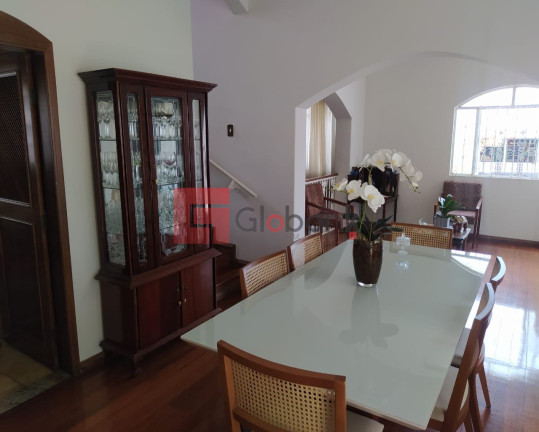 Imagem Casa com 3 Quartos à Venda, 250 m² em Centro - Montes Claros