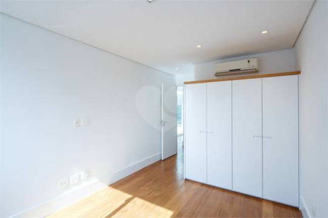 Imagem Casa com 3 Quartos à Venda, 220 m² em Campo Belo - São Paulo