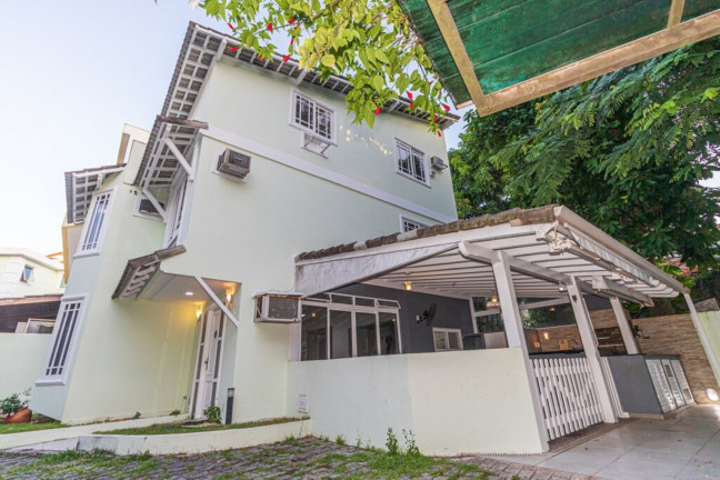Imagem Casa com 5 Quartos à Venda, em Barra Da Tijuca - Rio De Janeiro Imagem Casa com 5 Quartos à Venda, em Barra Da Tijuca - Rio De Janeiro