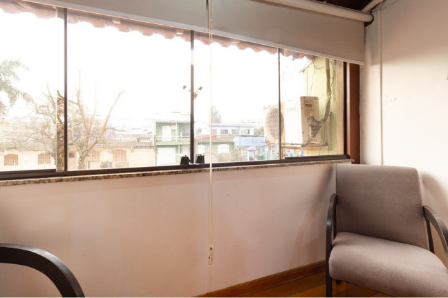 Imagem Casa com 3 Quartos à Venda, 190 m² em Rubem Berta - Porto Alegre
