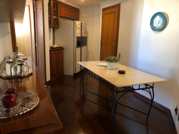 Imagem Imóvel com 3 Quartos à Venda, 242 m² em Vila Suzana - São Paulo