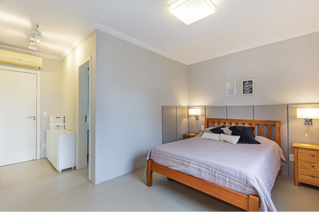 Imagem Imóvel com 3 Quartos à Venda, em Petrópolis - Porto Alegre Imagem Imóvel com 3 Quartos à Venda, em Petrópolis - Porto Alegre