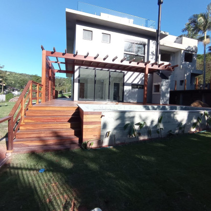 Imagem Casa com 3 Quartos à Venda, 339 m² em Praia De Taquaras - Balneário Camboriú Imagem Casa com 3 Quartos à Venda, 339 m² em Praia De Taquaras - Balneário Camboriú