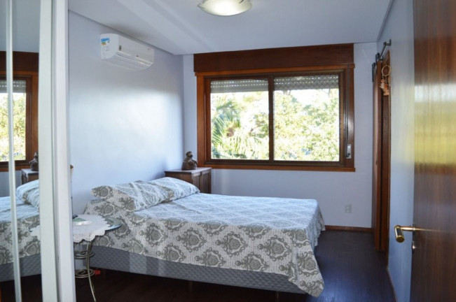 Imagem Imóvel com 3 Quartos à Venda, 98 m² em Cristal - Porto Alegre Imagem Imóvel com 3 Quartos à Venda, 98 m² em Cristal - Porto Alegre