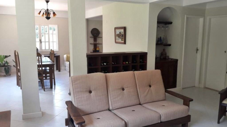 Imagem Casa com 5 Quartos à Venda, 500 m² em Pessegueiros - Teresópolis