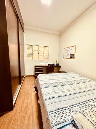 Imagem Casa com 3 Quartos à Venda, 168 m² em Residencial Palermo - Franca Imagem Casa com 3 Quartos à Venda, 168 m² em Residencial Palermo - Franca