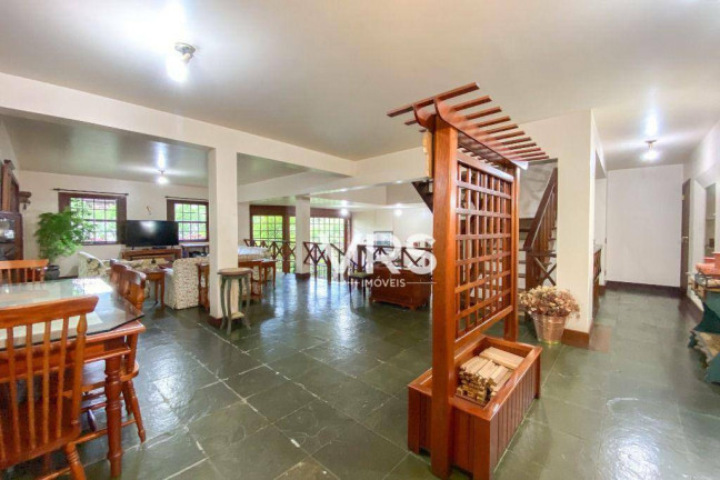 Imagem Casa com 6 Quartos à Venda, 461 m² em Albuquerque - Teresópolis Imagem Casa com 6 Quartos à Venda, 461 m² em Albuquerque - Teresópolis