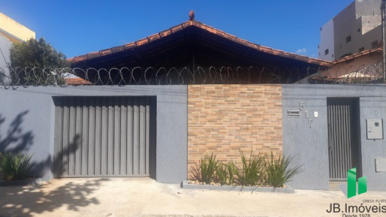 Casa com 3 Quartos à Venda, 180 m² em Cândida Câmara - Montes Claros