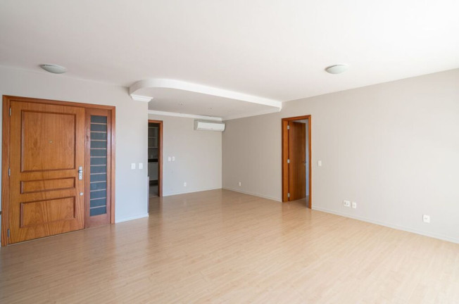 Imagem Imóvel com 3 Quartos à Venda, 134 m² em Menino Deus - Porto Alegre Imagem Imóvel com 3 Quartos à Venda, 134 m² em Menino Deus - Porto Alegre