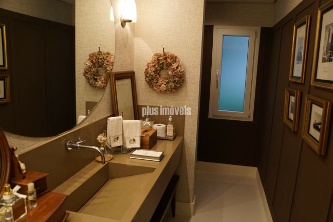 Imagem Casa com 3 Quartos à Venda, 650 m² em Morumbi - São Paulo Imagem Casa com 3 Quartos à Venda, 650 m² em Morumbi - São Paulo