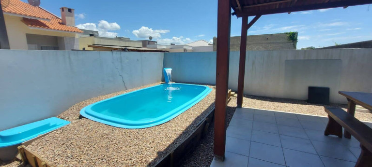 Imagem Casa com 2 Quartos à Venda, 69 m² em Universitário - Tijucas