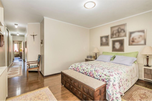 Imagem Casa com 4 Quartos à Venda, 525 m² em Jardim Sabará - Porto Alegre Imagem Casa com 4 Quartos à Venda, 525 m² em Jardim Sabará - Porto Alegre