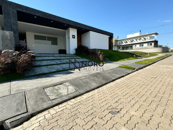 Casa de Condomínio com 3 Quartos à Venda, 220 m² em São José - Santa Maria
