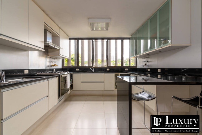 Imagem Casa com 4 Quartos à Venda,  em Pacaembu - São Paulo