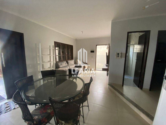 Imagem Casa com 3 Quartos para Temporada, 117 m² em Cambiju - Itapoá