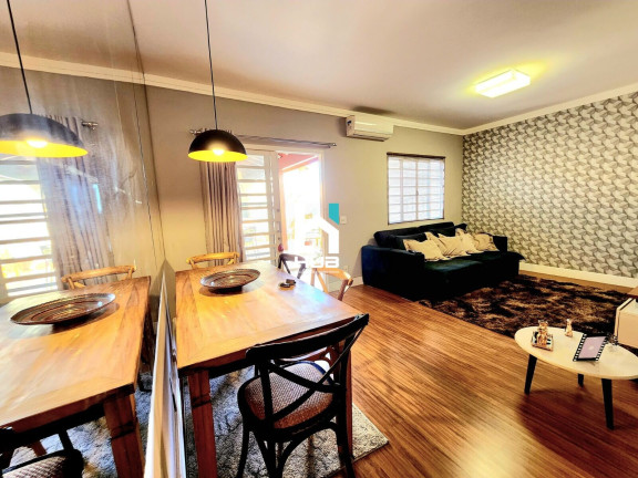 Imagem Casa com 3 Quartos à Venda, 150 m² Imagem Casa com 3 Quartos à Venda, 150 m²