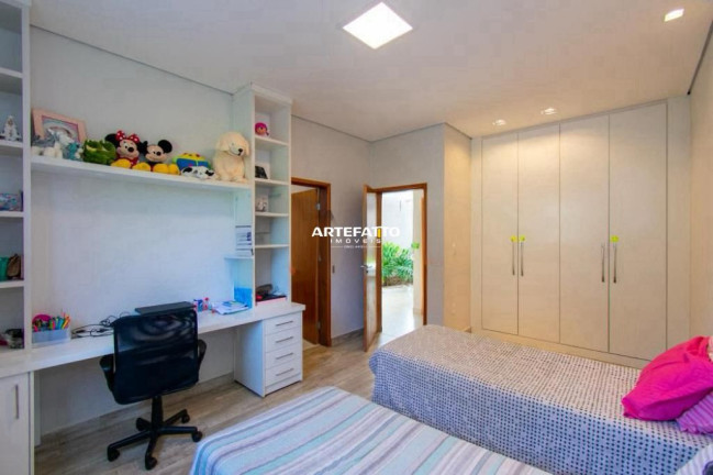Imagem Imóvel com 3 Quartos à Venda, 2.500 m² em Centro - Cristais Paulista Imagem Imóvel com 3 Quartos à Venda, 2.500 m² em Centro - Cristais Paulista