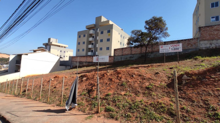Imagem Terreno à Venda, 1.200 m² em Cabral - Contagem Imagem Terreno à Venda, 1.200 m² em Cabral - Contagem