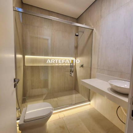 Imagem Casa com 4 Quartos à Venda, 244 m²