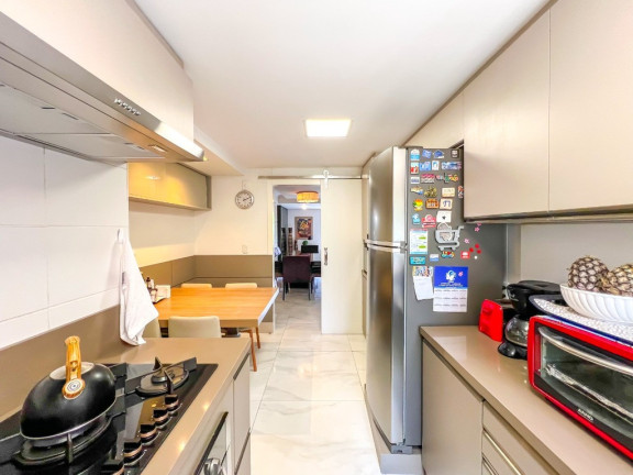 Imagem Apartamento com 3 Quartos à Venda, 183 m² em Petrópolis - Porto Alegre Imagem Apartamento com 3 Quartos à Venda, 183 m² em Petrópolis - Porto Alegre