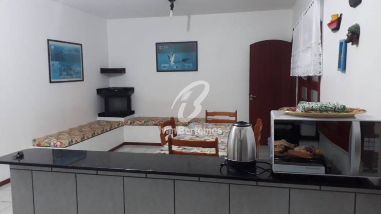 Imagem Sobrado com 2 Quartos para Temporada, em Canto Grande - Bombinhas Imagem Sobrado com 2 Quartos para Temporada, em Canto Grande - Bombinhas