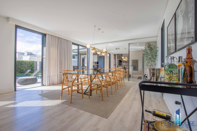 Imagem Casa com 3 Quartos à Venda, 431 m² em Santa Regina - Camboriú