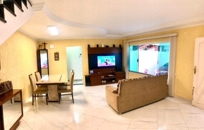 Sobrado com 4 Quartos à Venda, 200 m² em Jardim Avelino - São Paulo