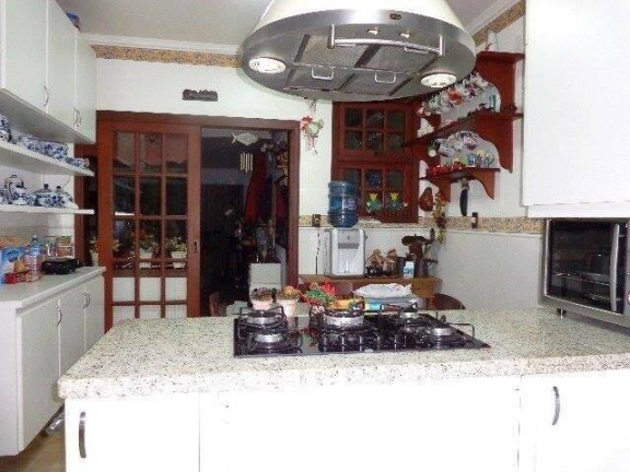 Imagem Casa com 4 Quartos à Venda, 280 m² em Vila Jaboticabeira - Taubaté Imagem Casa com 4 Quartos à Venda, 280 m² em Vila Jaboticabeira - Taubaté