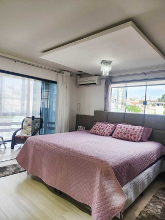 Casa com 3 Quartos à Venda, 250 m² em Cachoeira - Araucária