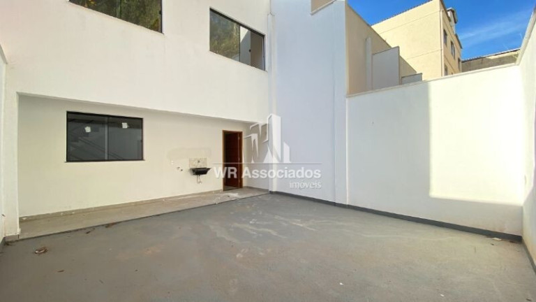 Imagem Casa com 3 Quartos à Venda, 217 m²