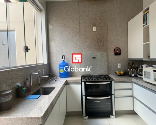Imagem Casa com 3 Quartos à Venda, 240 m² em Jardim Panorama - Montes Claros Imagem Casa com 3 Quartos à Venda, 240 m² em Jardim Panorama - Montes Claros