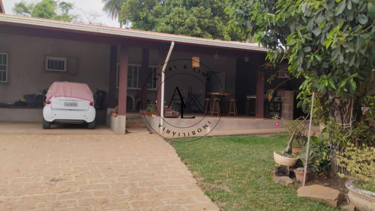 Imagem Chácara com 2 Quartos à Venda, 250 m²
