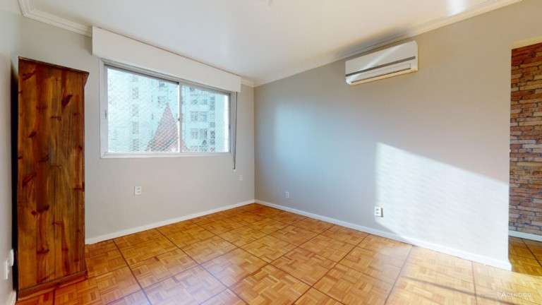 Imagem Imóvel com 1 Quarto à Venda, 43 m² em Centro Histórico - Porto Alegre Imagem Imóvel com 1 Quarto à Venda, 43 m² em Centro Histórico - Porto Alegre