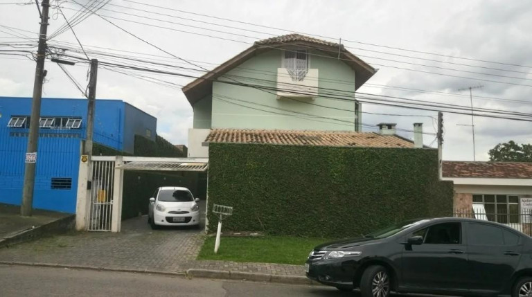 Casa com 3 Quartos à Venda, 130 m² em Lindóia - Curitiba