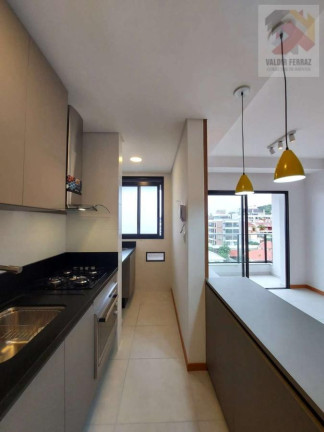 Imagem Apartamento com 2 Quartos para Alugar, 61 m² em Coqueiros - Florianópolis