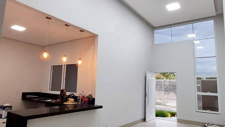 Imagem Casa com 3 Quartos à Venda, 180 m² em Jardim Shangri-la - Cuiabá