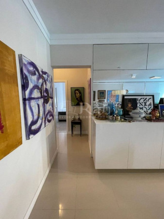 Imagem Apartamento com 3 Quartos à Venda, 133 m² em Centro - Balneário Camboriú Imagem Apartamento com 3 Quartos à Venda, 133 m² em Centro - Balneário Camboriú